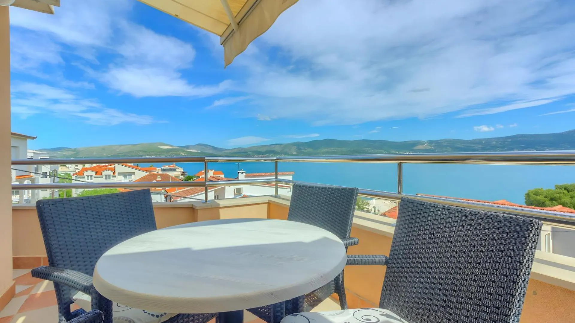 Villa Jela Trogir 0*,