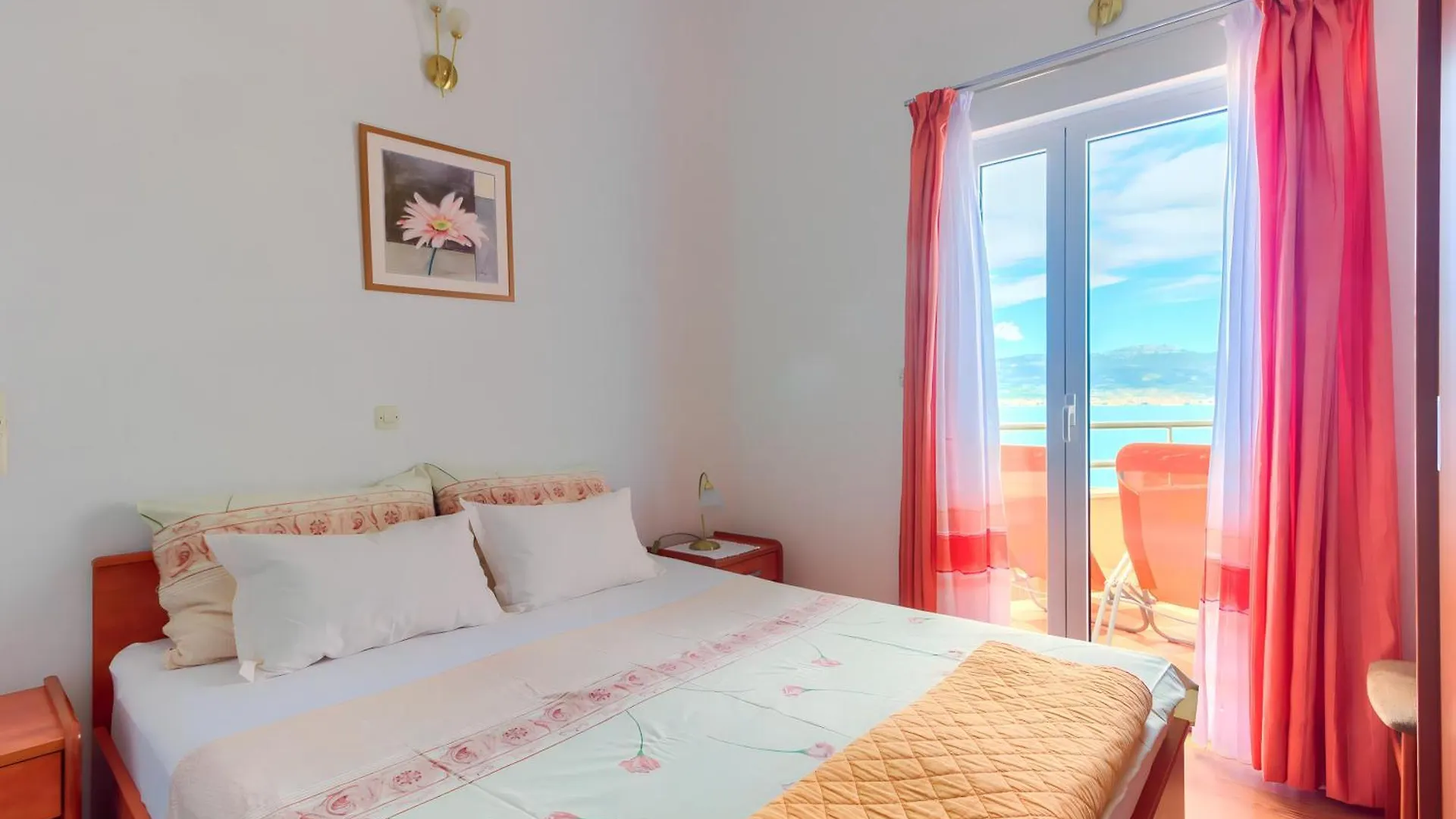 Villa Jela Trogir 0*,  Croatia